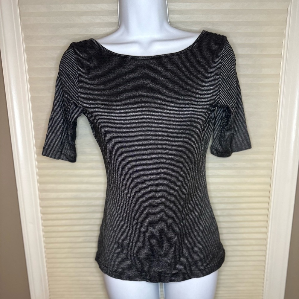 Beautiful silver and black limited top - Picture 2 of 8